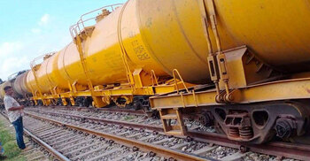 সিলেটে ট্রেন লাইনচ্যুত, সারাদেশের সঙ্গে রেল যোগাযোগ বিচ্ছিন্ন