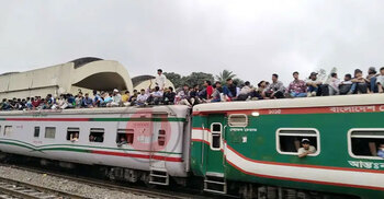 Eid travel surge: Trains overcrowded, passengers ride on roofs