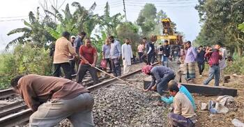 নীলসাগরের উদ্ধারকাজ শেষ, স্বাভাবিক হচ্ছে ট্রেন চলাচল