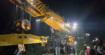 লাইনচ্যুত বগি উদ্ধারে লাগতে পারে ১২ ঘণ্টা, যাত্রীদের জন্য বিকল্প ট্রেন