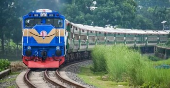 ট্রেনে বাড়তি ভাড়া নেওয়ার সুযোগ নেই, ‘ভুল তথ্য’ না ছড়াতে অনুরোধ রেলের