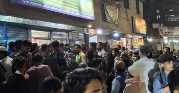 যাত্রীদের উপচে পড়া ভিড়, বাস সংকট, অতিরিক্ত ভাড়া নেওয়ার অভিযোগ