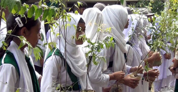 মুন্সিগঞ্জে বঙ্গবন্ধুর আয়ুষ্কালের ৭ গুণ বৃক্ষরোপণ কর্মসূচি শুরু