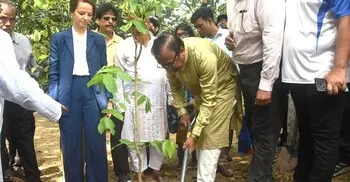 রুশ বিপ্লবের শহীদদের স্মরণে ঢাকায় বৃক্ষরোপণ   
