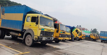 36 RMG-laden trucks stuck at Benapole port
