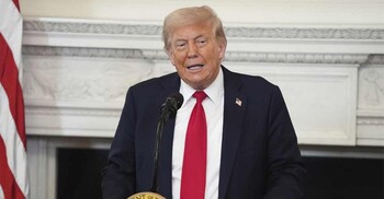 ট্রাম্পকে ইরানে নয়, নিজ দেশে নজর দিতে বলছেন উপদেষ্টারা