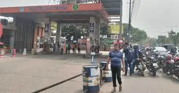 Tarique convenes meeting on fuel crisis, most filling stations remain shut