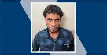 গভীর রাতে নেশা করে ঘরে ফিরে স্ত্রী-সন্তানকে কুপিয়ে হত্যার চেষ্টা