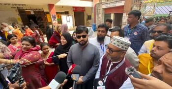 একসঙ্গে দাঁড়িয়ে ইশরাক-মান্নান বললেন, ভোট সুষ্ঠু হয়েছে
