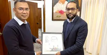 তারেক রহমানকে বিশেষ কার্টুন উপহার দিলেন কার্টুনিস্ট উদয়