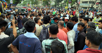 UIU students threaten 'Dhaka blockade' on Sunday if demands not met