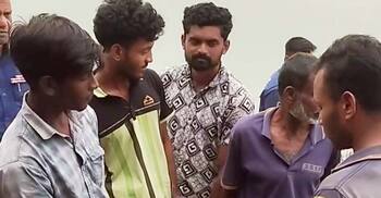 মধুমতি নদী থেকে বালু উত্তোলনের অভিযোগে আটক ৫