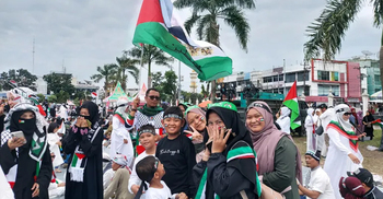 Indonesians rally in support of Palestinians in Gaza