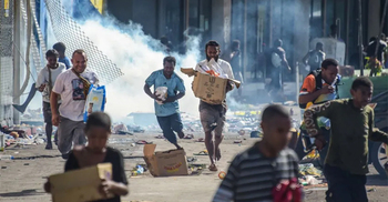 পাপুয়া নিউ গিনিতে দাঙ্গা-লুটপাট, বহু হতাহতের শঙ্কা
