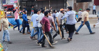 বিএনপি প্রার্থীর গণমিছিলে ককটেল বিস্ফোরণ, ধাওয়া-পাল্টাধাওয়া