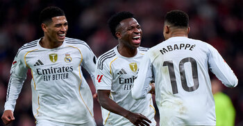 এমবাপের জোড়া গোলে বার্সার সঙ্গে ব্যবধান কমালো রিয়াল