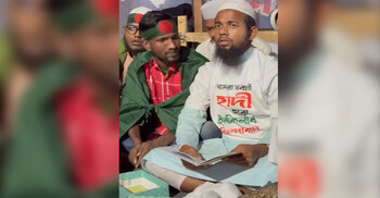 হাদির জন্য কোরআন খতম দিচ্ছেন মাদ্রাসার শিক্ষার্থীরা