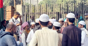 দাফনের তৃতীয় দিনেও হাদির কবরে মানুষের ভিড়, চোখে অশ্রু