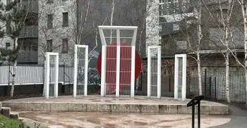 লন্ডনের বুকে এক টুকরো বাংলাদেশ, আলতাব আলী পার্কে শহীদ মিনার