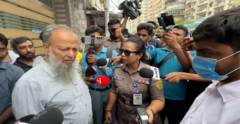 পুলিশের সড়ক বিভাজন দিয়ে ব্যক্তিগত সুবিধা, ধরা পড়লো ম্যাজিস্ট্রেটের অভিযানে