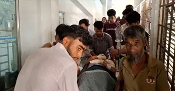 ঘুমন্ত ছেলেসহ ৩ জনকে কুপিয়ে ছাদ থেকে লাফিয়ে কনস্টেবলের মৃত্যু