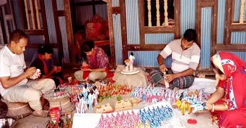 মৃৎশিল্পীদের ব্যস্ততা তুঙ্গে, বৈশাখী উৎসব ঘিরে ঘুরে দাঁড়ানোর স্বপ্ন