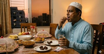 ইফতারের সময় খালি পেটে গ্যাসের ওষুধ খাওয়া কতটা নিরাপদ