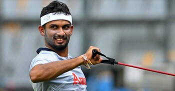 ডাক মারার রেকর্ডে রুয়ান্ডার ব্যাটারকে পেছনে ফেললেন শানাকা