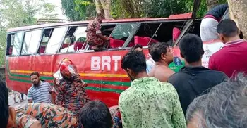 Two killed as bus hits electric pole