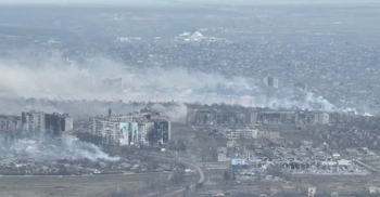 Zelenskiy thanks Bakhmut defenders as Wagner says town has fallen