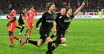 Freiburg stun Bayern 2-1 with last-gasp penalty