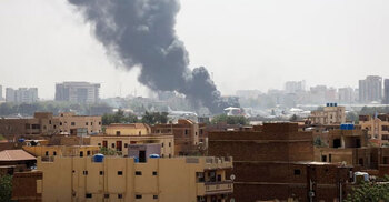 Fighting rattles Sudan's capital as residents try to flee