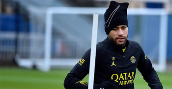 PSG condemn fans who chanted for Neymar to leave outside his house