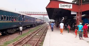 Derailment snaps Dhaka's rail link with northern region