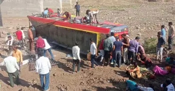 22 dead as bus falls from bridge in India