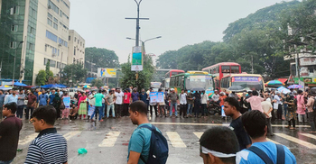 Shahbagh blocked seeking age limit for govt job at 35