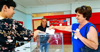 Greek conservatives eye Mitsotakis majority in fresh election