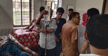 Five injured, 4 missing after blast in oil-laden tanker