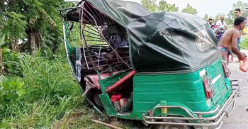 Two killed as truck rams auto-rickshaw