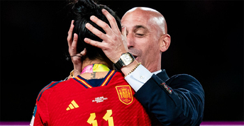 FIFA suspends Spanish football chief over kiss