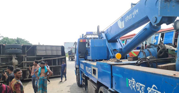 Three killed in Cumilla road accident