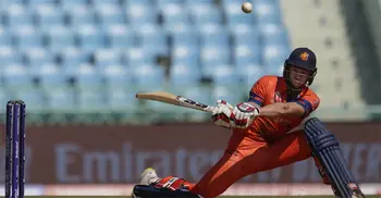 Engelbrecht, van Beek record rescue act lifts Netherlands to 262