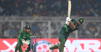 Pakistan race to victory to eliminate Bangladesh