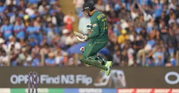 De Kock, van der Dussen tons power SA to strong total