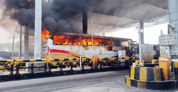 Bus catches fire on Dhaka-Mawa Expressway, 3 hurt