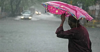 Heavy rains as cyclone makes landfall in India