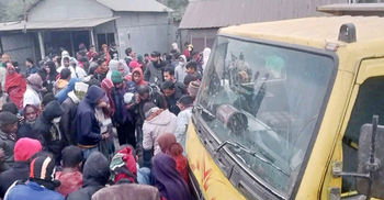 Truck rams auto-rickshaw, kills 3