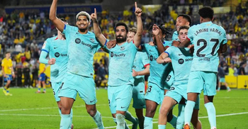 Gundogan nets late penalty to give Barca victory