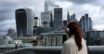 UK economy at risk of recession despite November growth