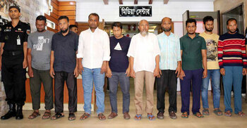 Nine arrested for train ticket sale on black market